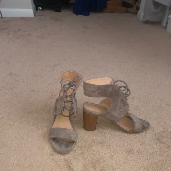 Heels that are cute but not too fancy - Picture 1 of 2